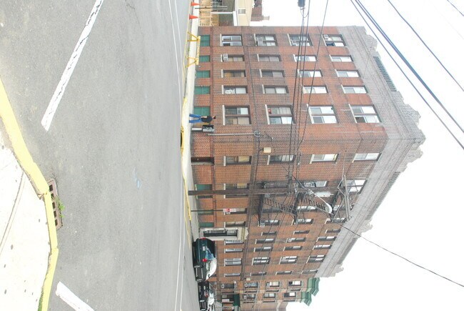Building Photo - 701-703 29th St