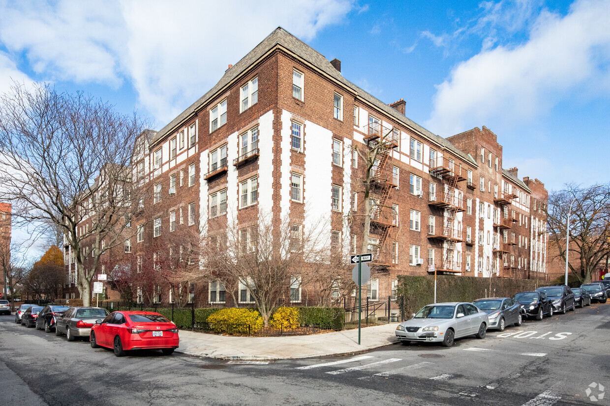 Talbot Gardens - Apartments in Kew Gardens, NY | Apartments.com