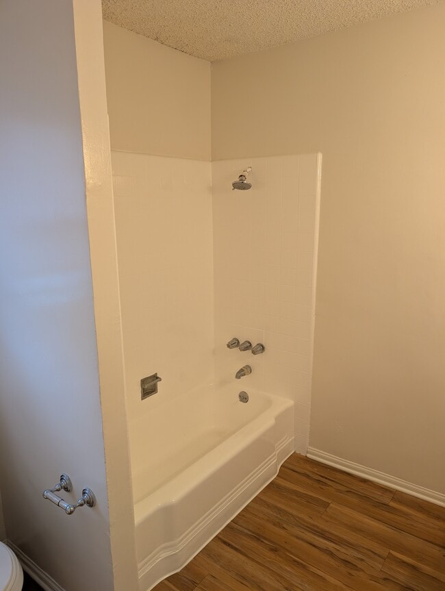 Building Photo - Oasis Apartments