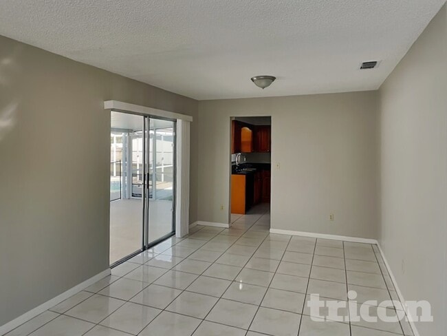 Foto del edificio - 1924 Derbywood Dr