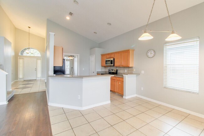 Building Photo - 532 Hardwood Circle Orlando, Fl 32828 - Av...