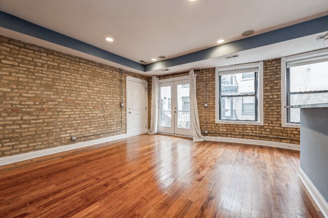 Building Photo - 4436 N Damen Ave