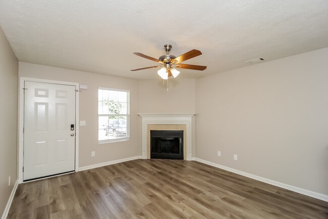 Building Photo - 191 Marsh Glen Dr