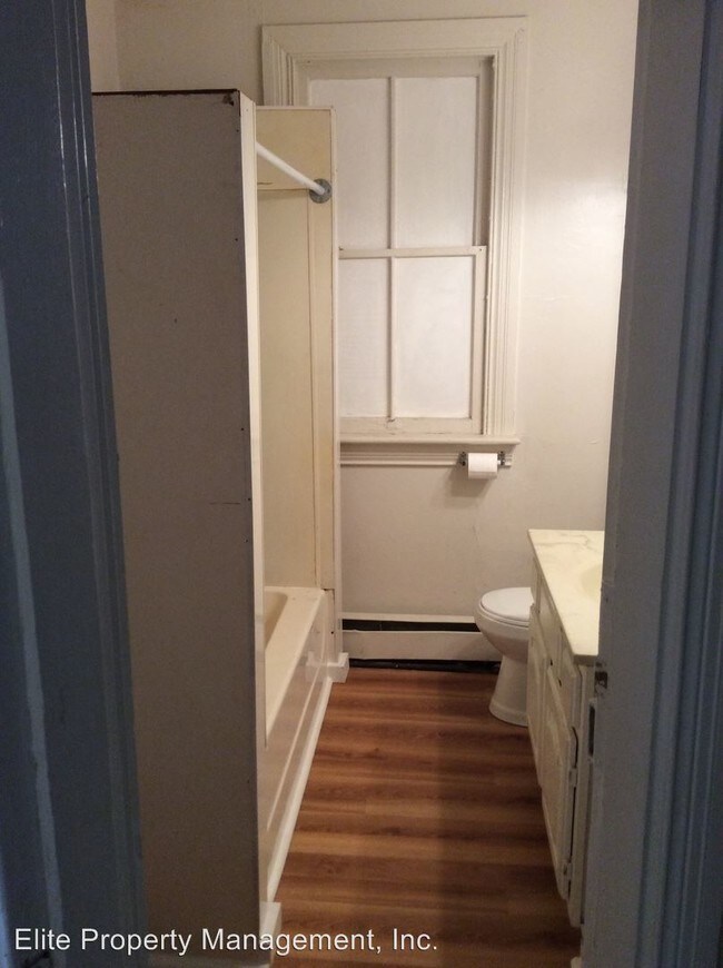 Foto del edificio - 650 W Philadelphia St