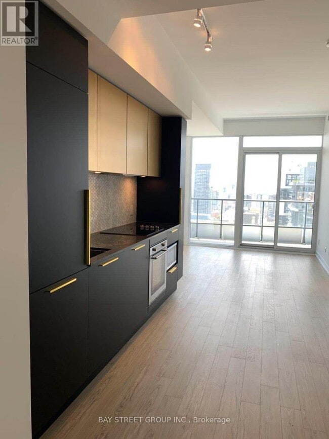 Photo du bâtiment - 85-3585 Wood St