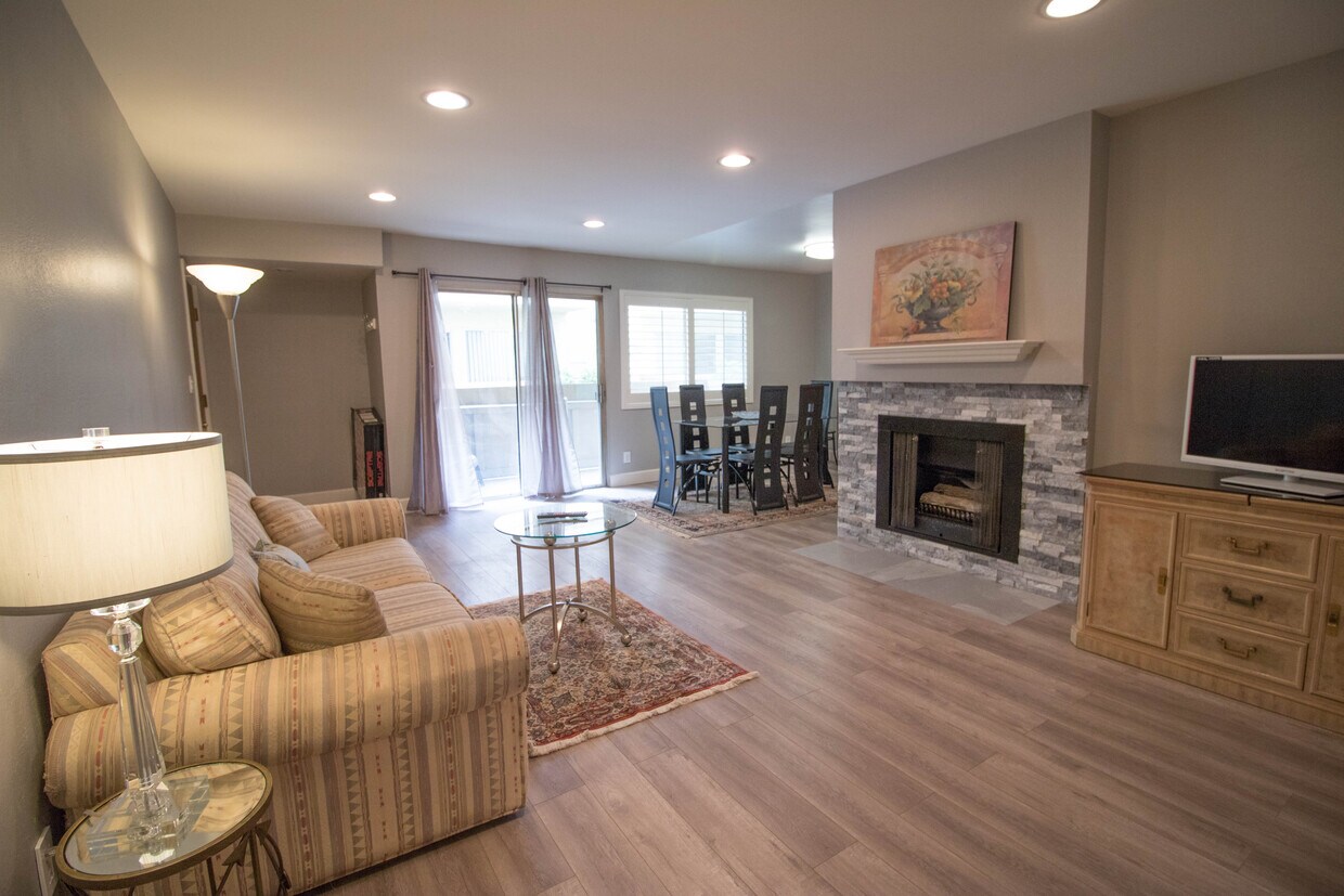 12940 Riverside Dr Unit 105, Sherman Oaks, CA 91423 Condo for Rent in