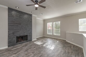 Building Photo - 1729 Tuam St