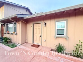 Building Photo - 613 Archer St