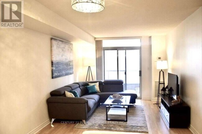 Photo du bâtiment - 3888 Duke of York Blvd