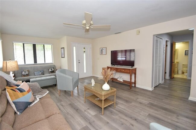 Building Photo - 18 Covington Ln