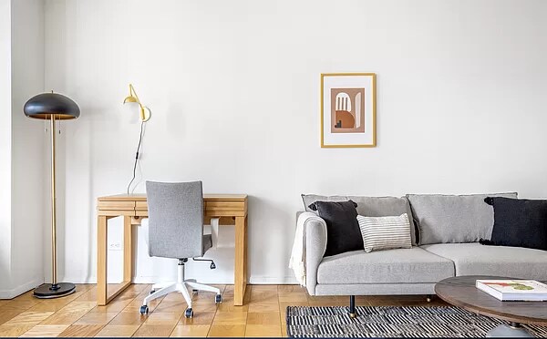 Building Photo - 242 E 28th St