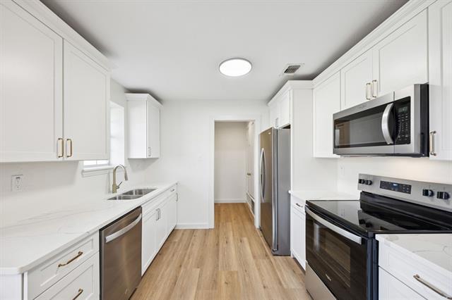 Building Photo - 302 W Pelton St