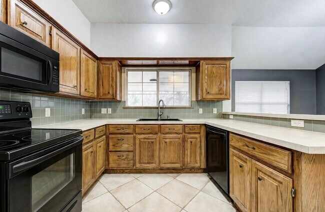 Building Photo - 1705 Concord Dr
