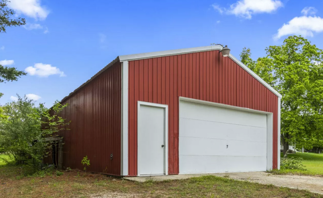 Building Photo - 3-Bedroom Rental Modern Upgrade Pole Barn ...