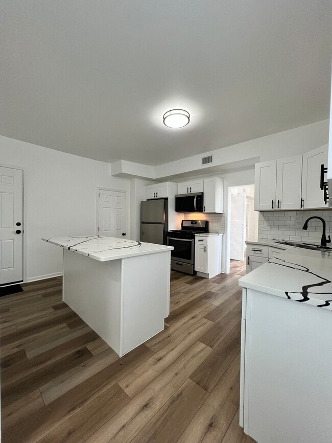 Foto del edificio - 5714 W Grand Ave