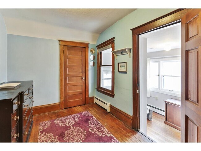 Building Photo - 1826 E Franklin Ave