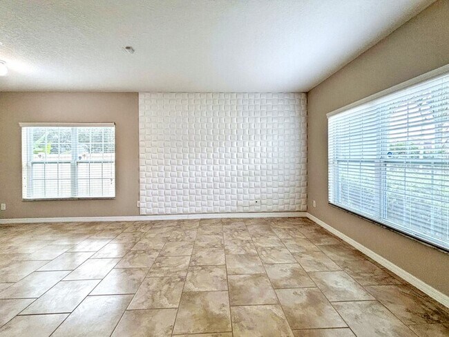 Building Photo - 34408 Alicante Ct