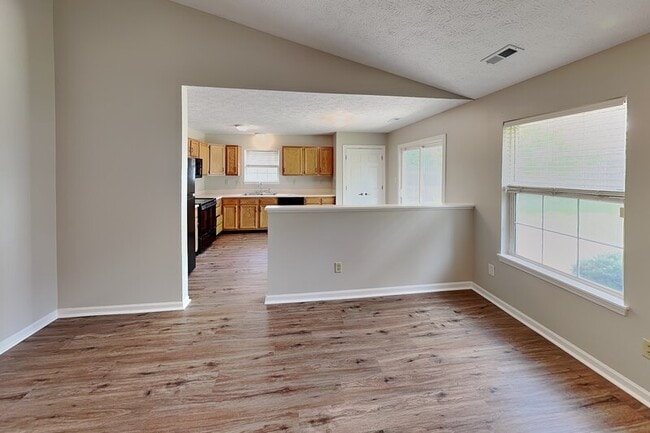 Building Photo - 5985 Sycamore Forge Ln