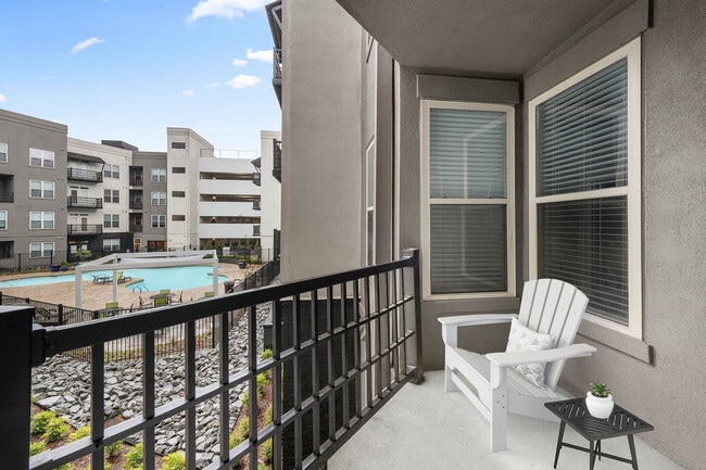 Farrington Midtown - Balcony - Farrington Midtown
