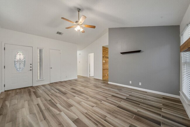 Building Photo - 9618 Sugar Hill Dr