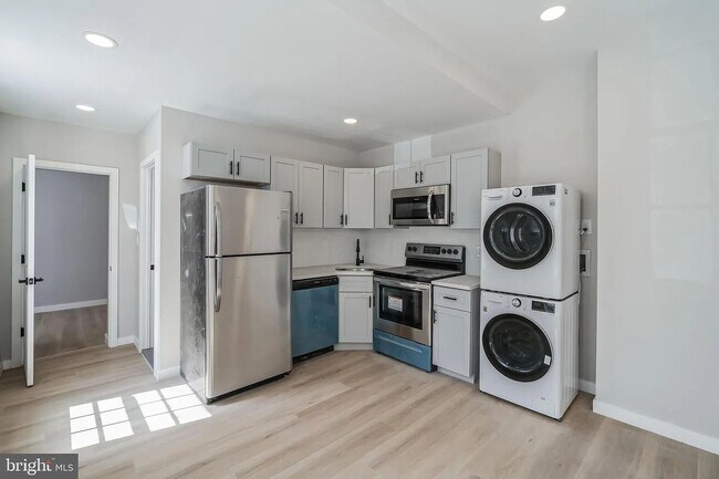 Foto del edificio - Bright 1 bed in the heart of fairmount