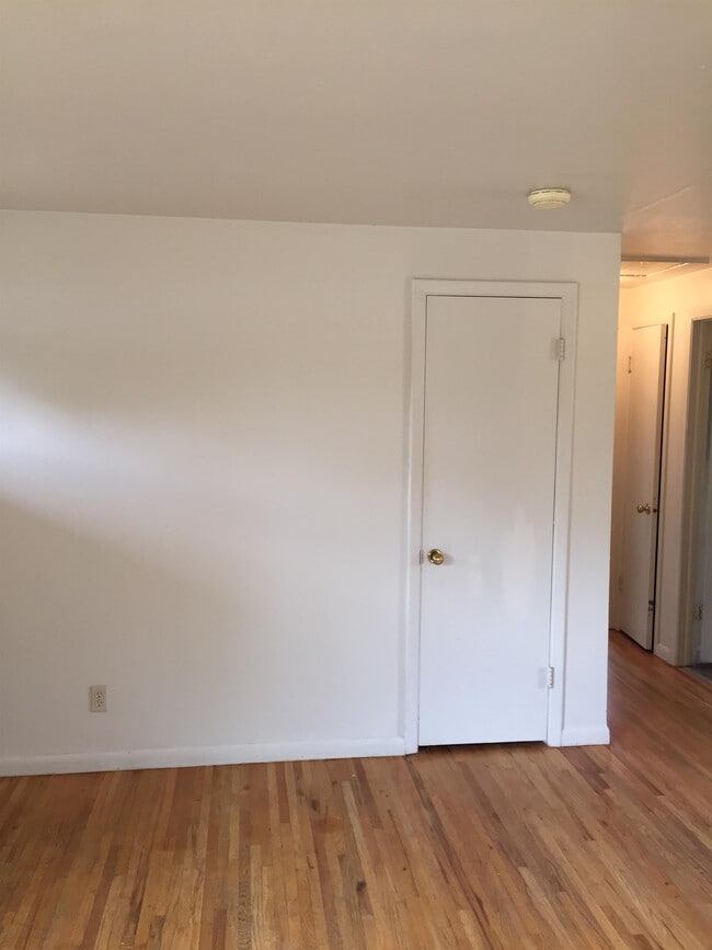 Building Photo - 16311 W 14th Ave