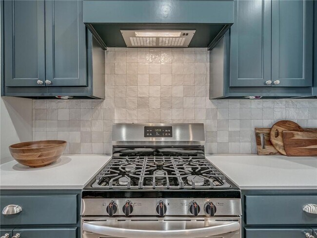 Building Photo - 12828 High Plains Ave