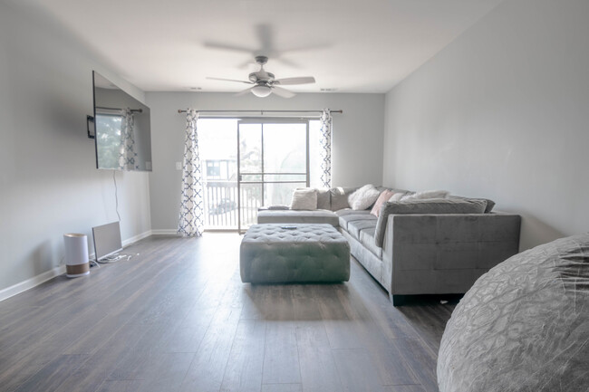 Foto del edificio - 320 Deer Glen Way