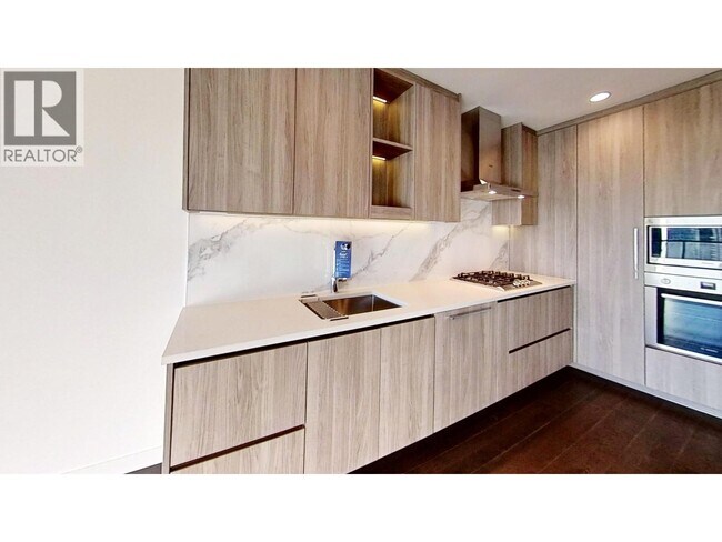 Photo du bâtiment - 4880 Lougheed Hwy.