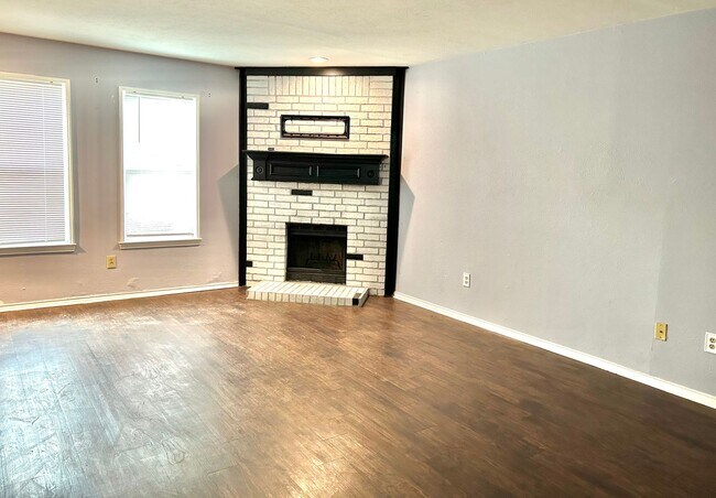Foto del edificio - 2 Bed 1.5 Bath Townhome