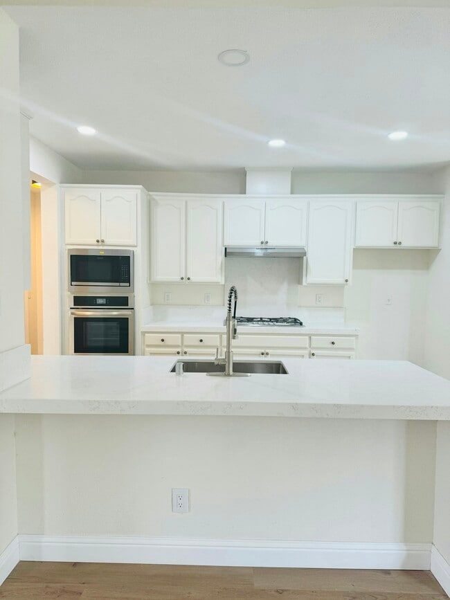 Building Photo - 5368 Rockrose Way