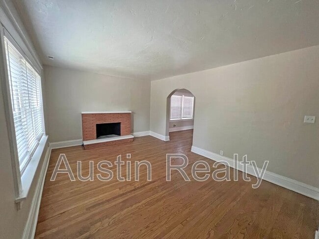 Building Photo - 7316 Lindell Blvd