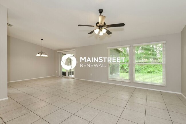 Building Photo - 3 Bedroom Pet-Friendly Home in Bradenton, FL with Main Street Renewal