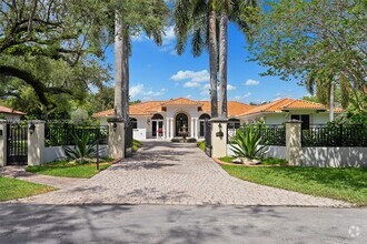 Building Photo - 9400 SW 93rd Ct