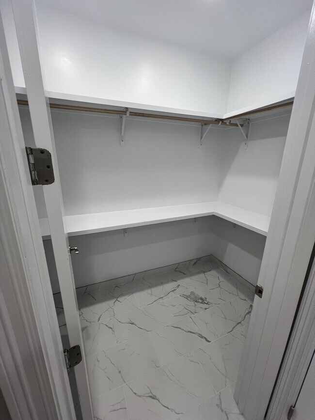 Foto del edificio - 3900 Lakeshore Blvd E