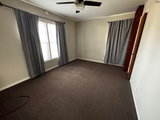 Foto del edificio - 2407 Inglewood Dr