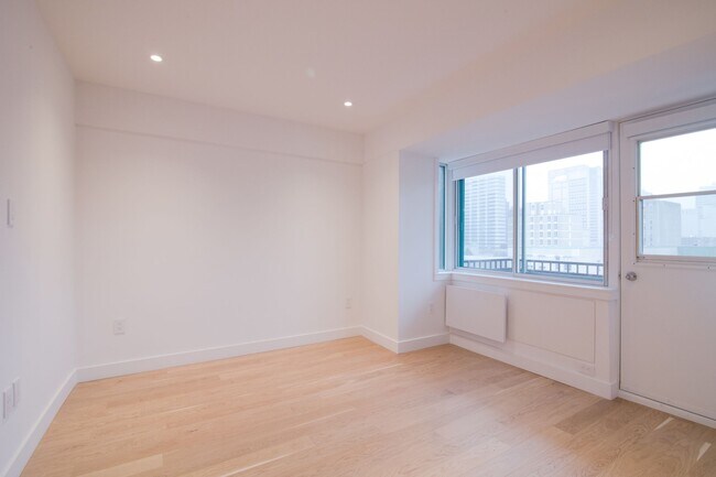 Building Photo - 3455 Rue Aylmer