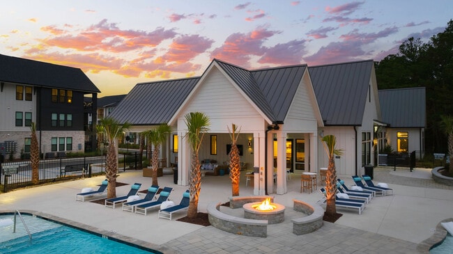 Building Photo - Selene at Sayebrook