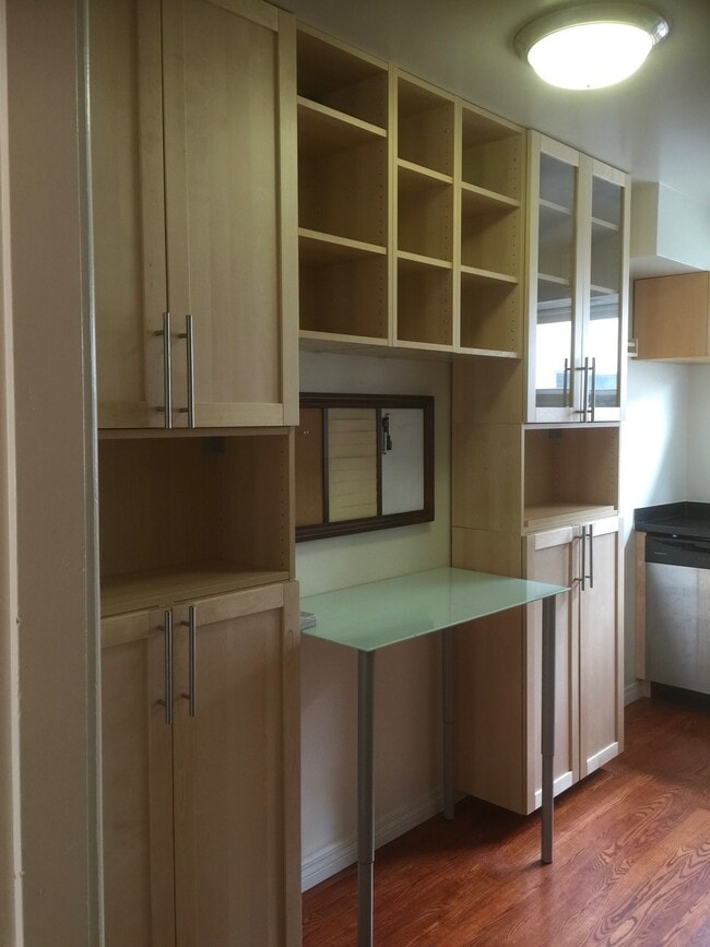 Foto del edificio - 933 E 1st St