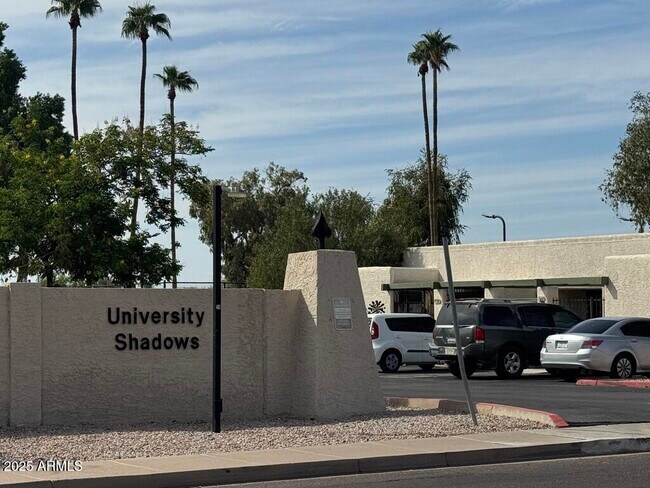 Foto del edificio - 546 S Allred Dr