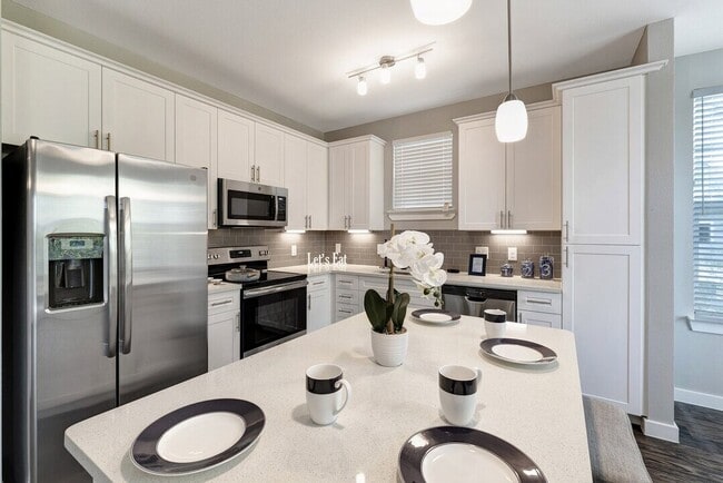 Building Photo - Limited Time – $500 Gift Card with Move-In!