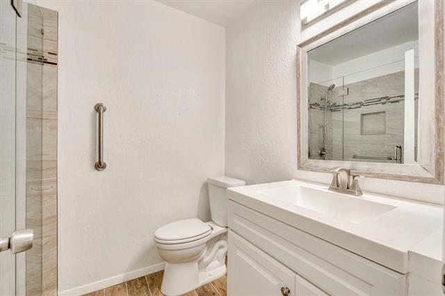 Building Photo - 4039 Cole Ave