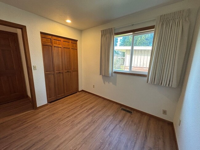 Building Photo - 4961 Morgan Dr