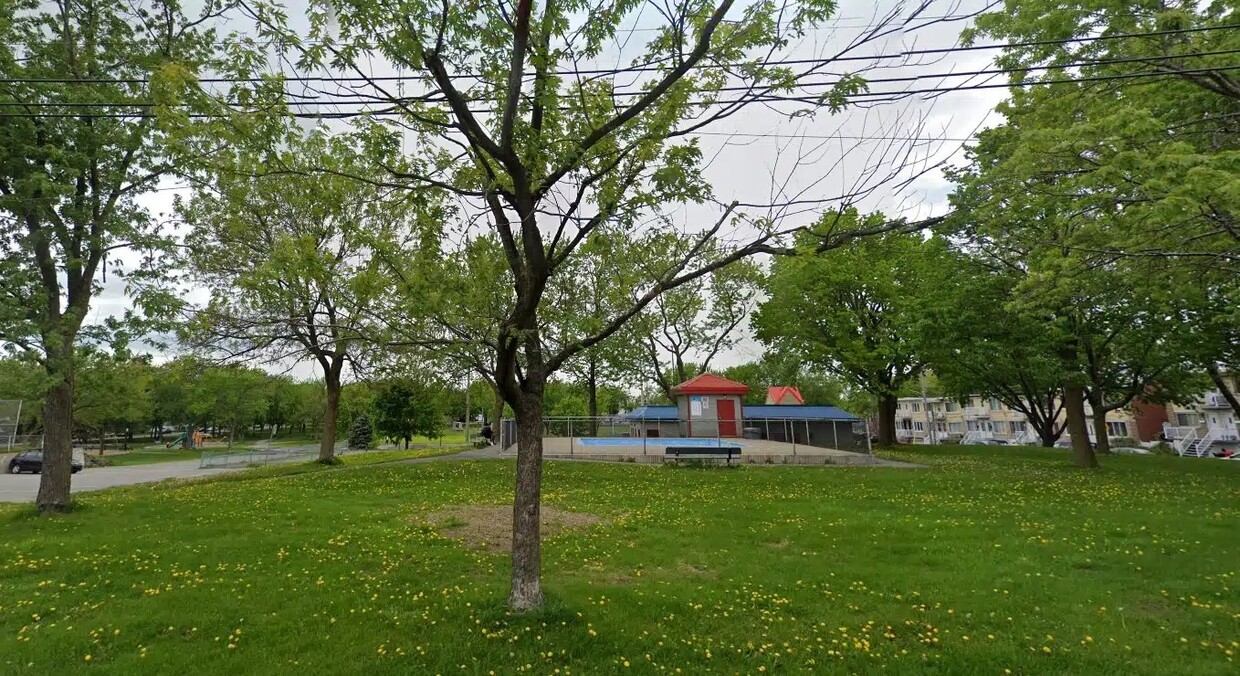 Photo du bâtiment - 5250-5252 Rue De Charleroi