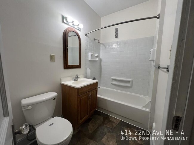 Building Photo - 414 22nd Ave NE