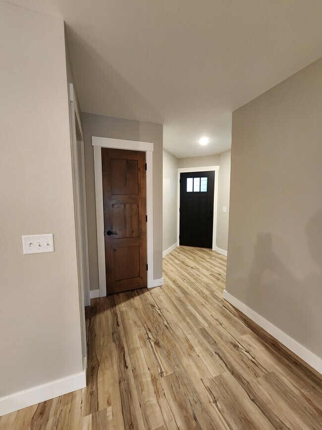 Foto del edificio - 2317 Lake Rd