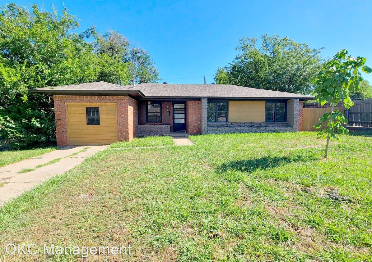 3 br, 1 bath House 2201 Ashley Drive House Rental in The Village