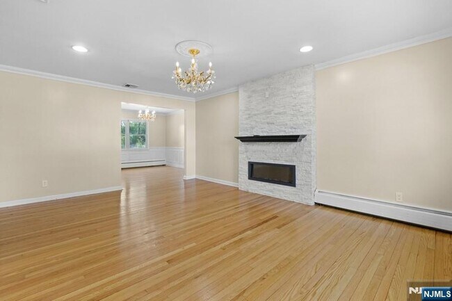 Foto del edificio - 234 Totowa Rd