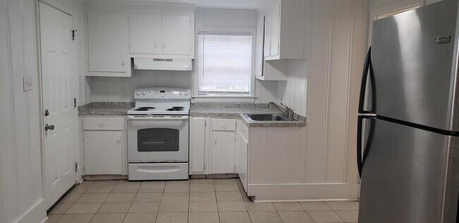 Photo - 4140 Rainbow Dr House