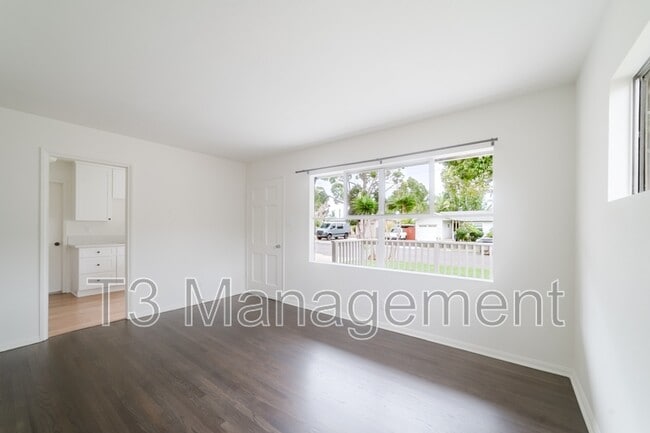 Building Photo - 1734 Serrano St